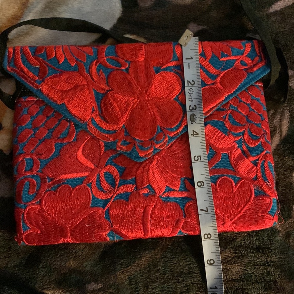 Embroidered purse - Picture 5 of 6